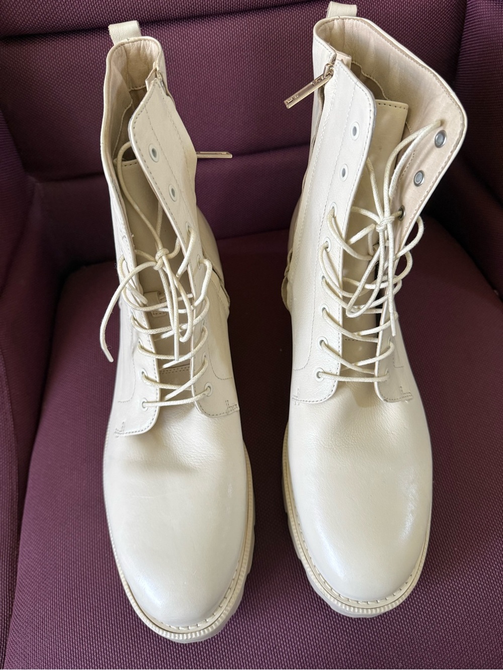 Carreta Cream Leather Ankle Boot